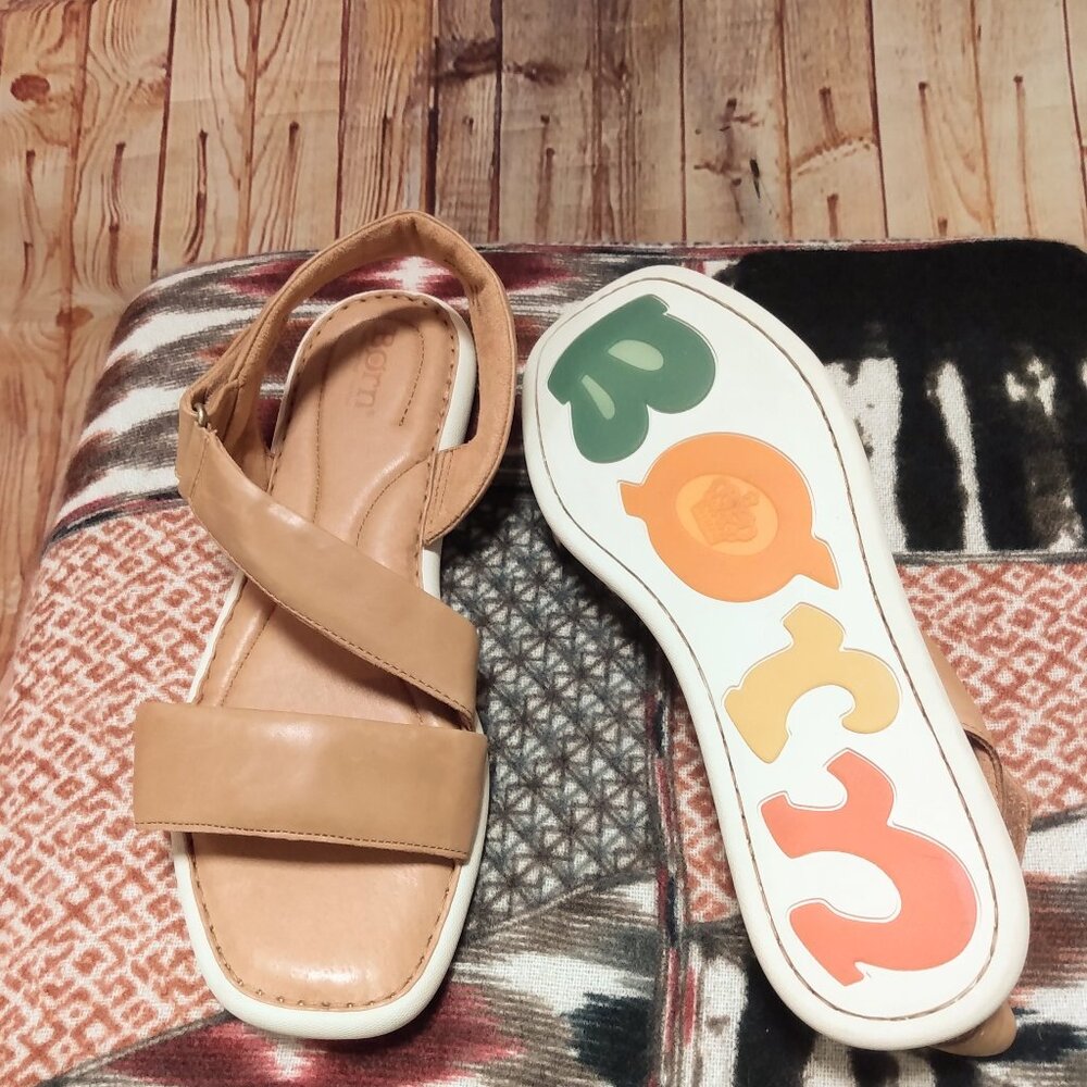 NEW BORN WOMEN'S RAHWAY TAN LEATHER SANDALS Size 10M